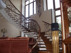 Лестница на косоурах