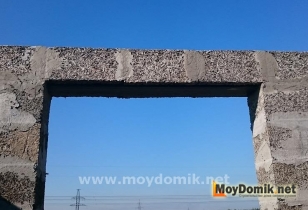 Готовая перемычка в доме из арболита Готовая перемычка в доме из арболита