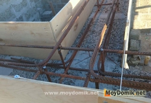 Устройство армопояса в арболитовом доме (опалубка) Устройство армопояса в арболитовом доме (опалубка)