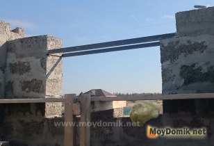 Монтаж перемычки над оконными и дверными проемами в доме из арболита Монтаж перемычки над оконными и дверными проемами в доме из арболита